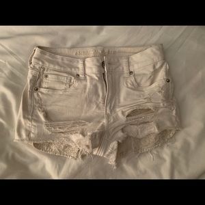 American Eagle Festival High-rise White Shorts